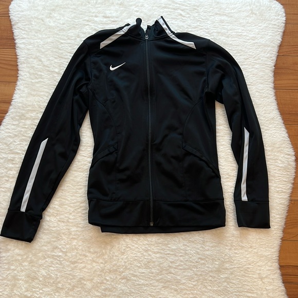 Nike Jackets & Blazers - Nike